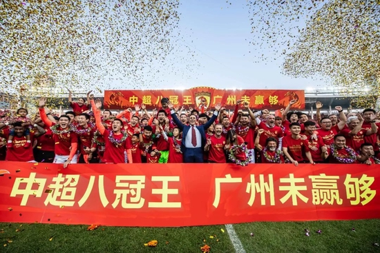 目前罗马已经联系了柏林联合后卫博努奇，谈判已经进入后期阶段，博努奇很有可能在冬窗回到意甲。